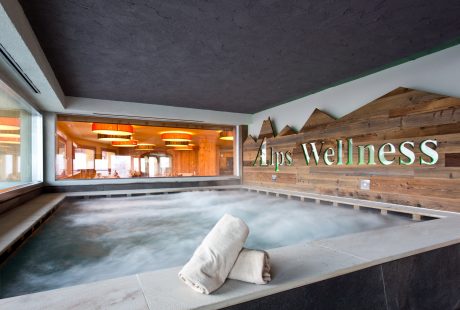 JOSK Passo Tonale Alps & wellnesshotel Delle Alpi wellness zwembad